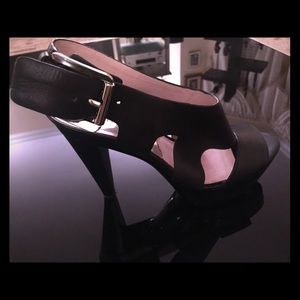 Sexy Michael Kors statement sandals